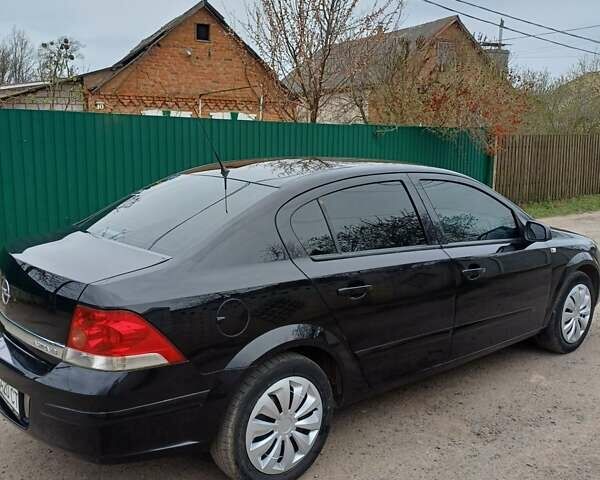 Черный Опель Астра, объемом двигателя 1.8 л и пробегом 187 тыс. км за 4700 $, фото 3 на Automoto.ua