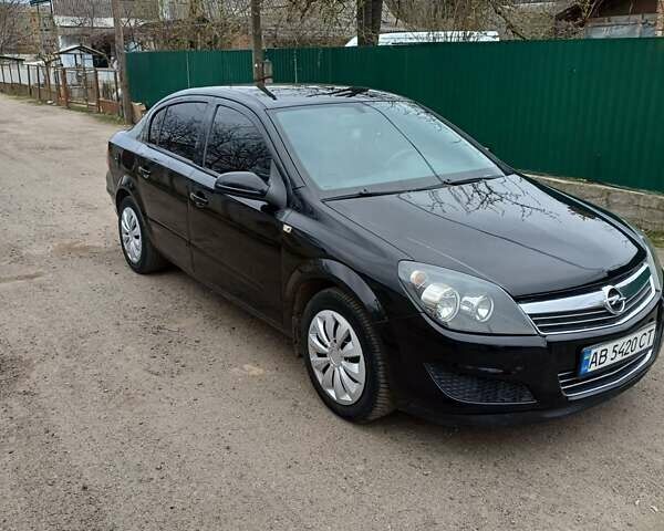 Черный Опель Астра, объемом двигателя 1.8 л и пробегом 187 тыс. км за 4700 $, фото 2 на Automoto.ua