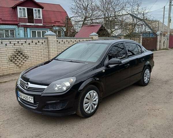Черный Опель Астра, объемом двигателя 1.8 л и пробегом 187 тыс. км за 4700 $, фото 4 на Automoto.ua