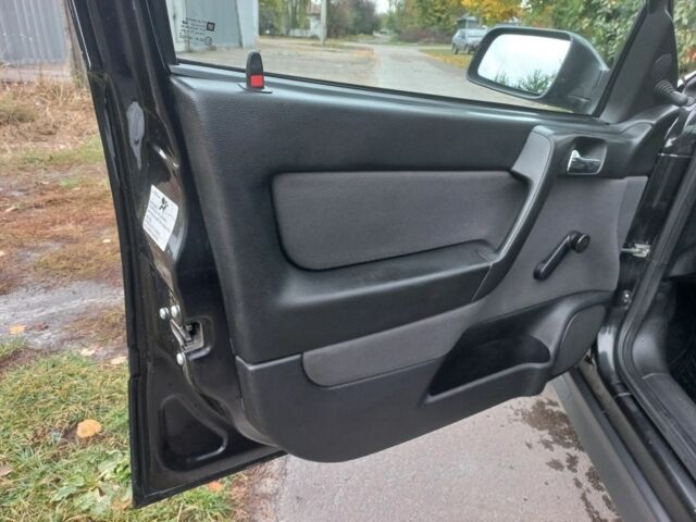 Черный Опель Астра, объемом двигателя 0 л и пробегом 220 тыс. км за 4500 $, фото 15 на Automoto.ua