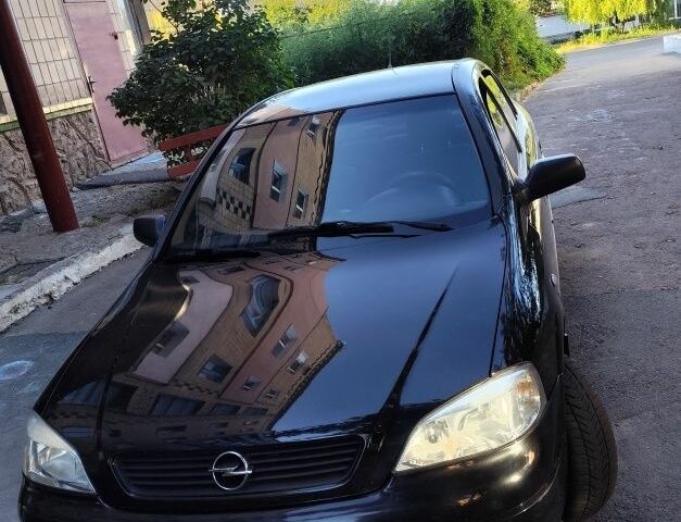Опель Астра 2008 в Барвенковом на Automoto.ua Черный Опель Астра, объемом двигателя 1.4 л и пробегом 170 тыс. км за 3800 $, фото 2 на Automoto.ua
