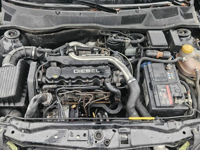 Чорний Опель Астра, об'ємом двигуна 1.7 л та пробігом 250 тис. км за 2999 $, фото 10 на Automoto.ua