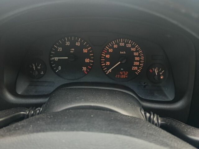 Черный Опель Астра, объемом двигателя 1.6 л и пробегом 231 тыс. км за 4250 $, фото 9 на Automoto.ua