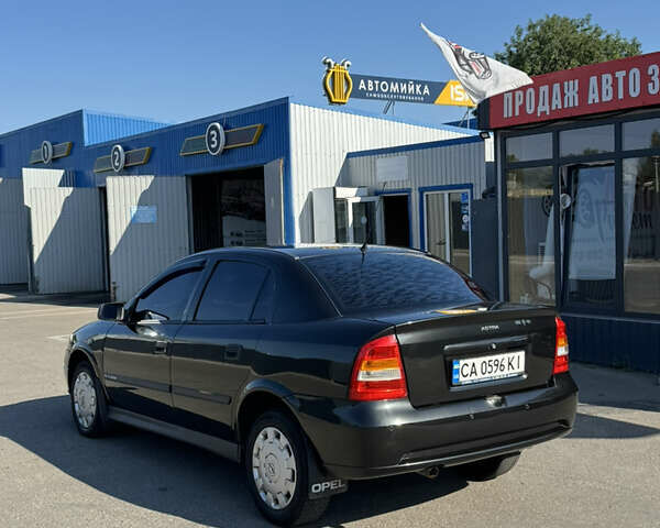 Чорний Опель Астра, об'ємом двигуна 1.6 л та пробігом 176 тис. км за 4700 $, фото 6 на Automoto.ua