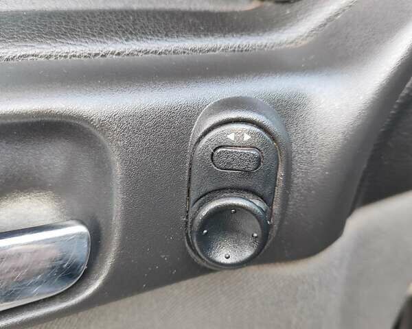 Черный Опель Астра, объемом двигателя 1.6 л и пробегом 100 тыс. км за 2800 $, фото 8 на Automoto.ua