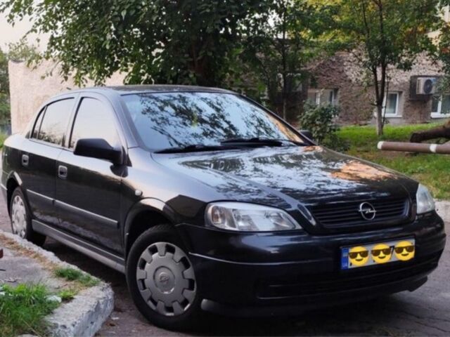 Черный Опель Астра, объемом двигателя 1.4 л и пробегом 176 тыс. км за 3850 $, фото 3 на Automoto.ua