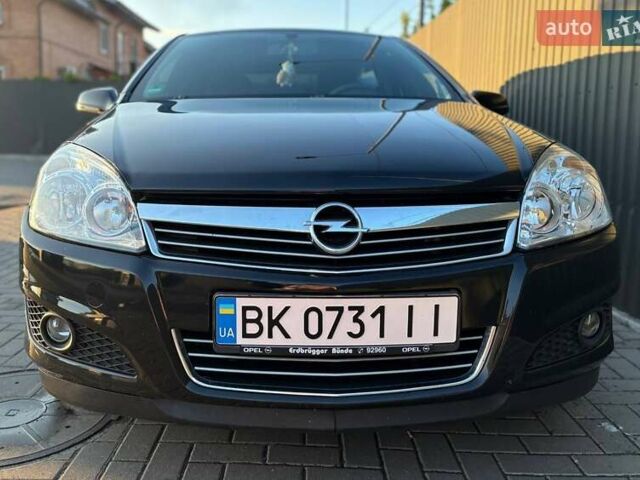 Черный Опель Астра, объемом двигателя 1.6 л и пробегом 172 тыс. км за 6950 $, фото 2 на Automoto.ua