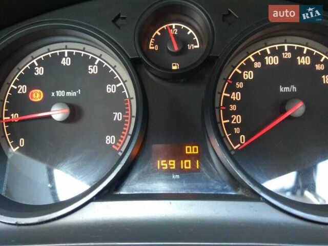 Черный Опель Астра, объемом двигателя 1.6 л и пробегом 159 тыс. км за 6000 $, фото 11 на Automoto.ua