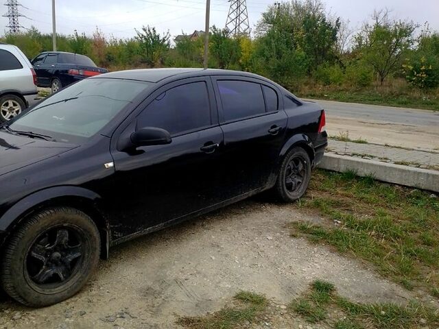 Черный Опель Астра, объемом двигателя 1.6 л и пробегом 183 тыс. км за 5500 $, фото 1 на Automoto.ua