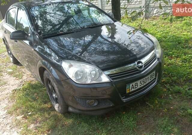 Черный Опель Астра, объемом двигателя 1.6 л и пробегом 310 тыс. км за 5000 $, фото 9 на Automoto.ua