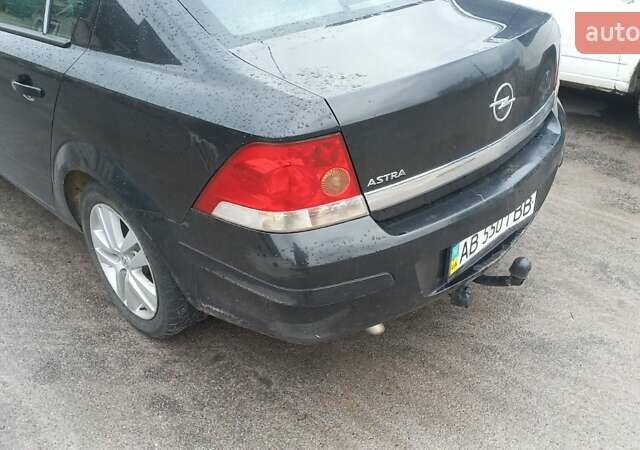 Черный Опель Астра, объемом двигателя 1.6 л и пробегом 310 тыс. км за 5000 $, фото 3 на Automoto.ua