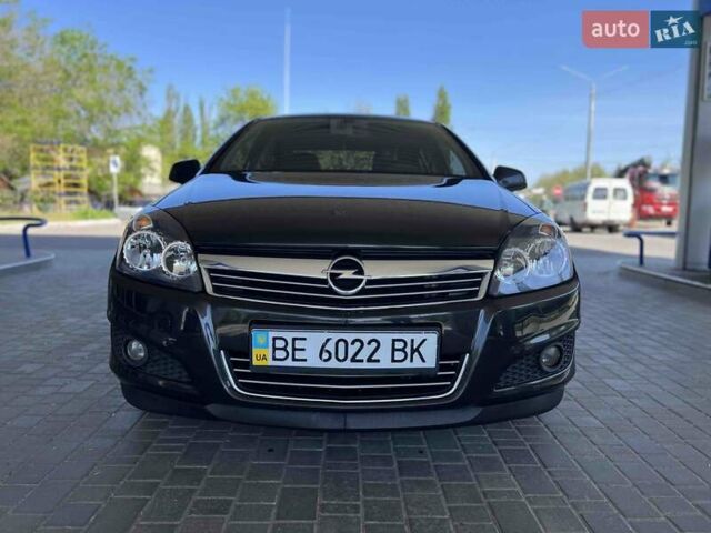 Черный Опель Астра, объемом двигателя 1.6 л и пробегом 192 тыс. км за 7300 $, фото 1 на Automoto.ua