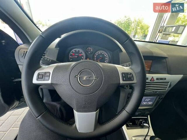 Черный Опель Астра, объемом двигателя 1.6 л и пробегом 192 тыс. км за 7300 $, фото 26 на Automoto.ua