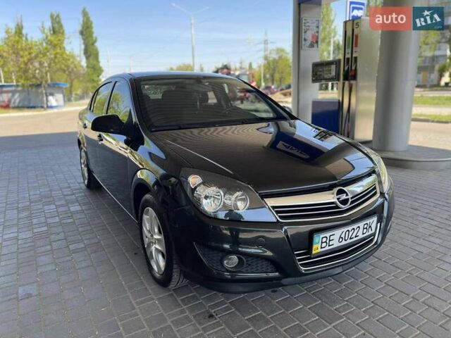 Черный Опель Астра, объемом двигателя 1.6 л и пробегом 192 тыс. км за 7300 $, фото 4 на Automoto.ua