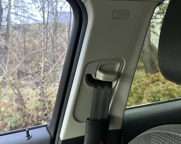 Черный Опель Астра, объемом двигателя 1.6 л и пробегом 150 тыс. км за 7777 $, фото 55 на Automoto.ua