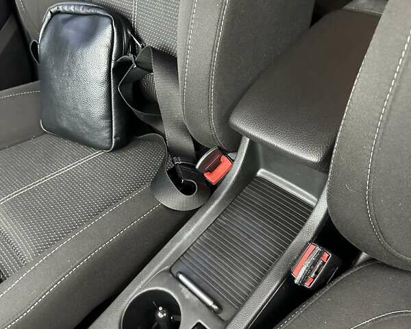 Черный Опель Астра, объемом двигателя 1.6 л и пробегом 150 тыс. км за 7777 $, фото 48 на Automoto.ua