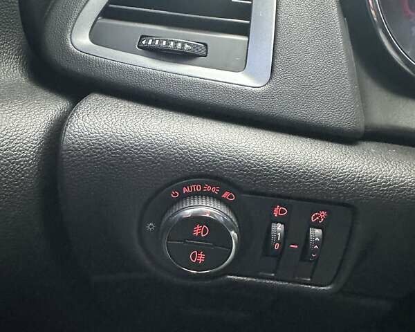 Черный Опель Астра, объемом двигателя 1.6 л и пробегом 150 тыс. км за 7777 $, фото 52 на Automoto.ua