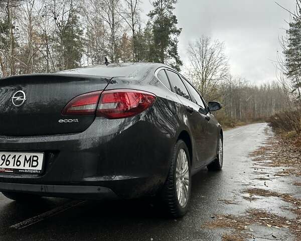 Черный Опель Астра, объемом двигателя 1.6 л и пробегом 150 тыс. км за 7777 $, фото 7 на Automoto.ua