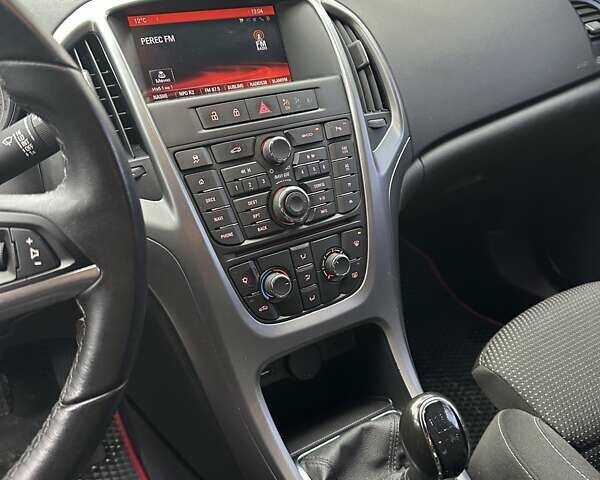 Черный Опель Астра, объемом двигателя 1.6 л и пробегом 150 тыс. км за 7777 $, фото 49 на Automoto.ua