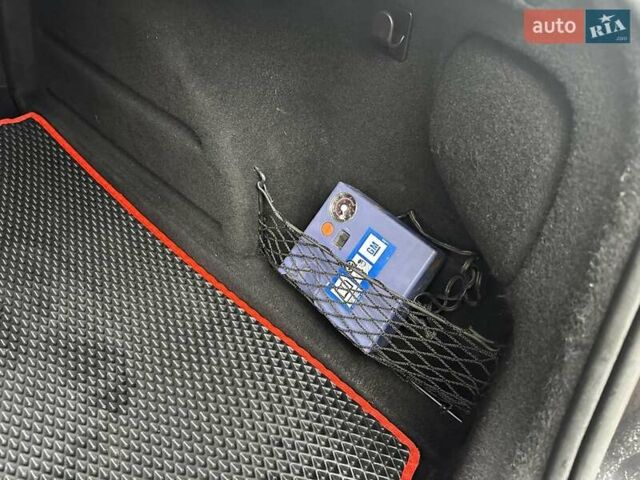 Черный Опель Астра, объемом двигателя 1.6 л и пробегом 150 тыс. км за 7777 $, фото 44 на Automoto.ua