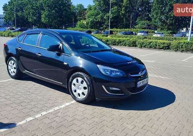 Черный Опель Астра, объемом двигателя 1.6 л и пробегом 253 тыс. км за 8500 $, фото 1 на Automoto.ua