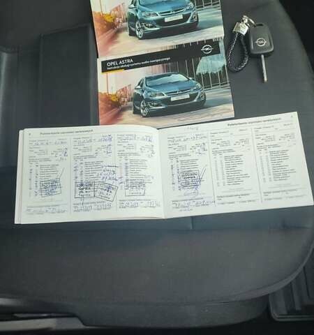 Черный Опель Астра, объемом двигателя 1.6 л и пробегом 253 тыс. км за 8500 $, фото 11 на Automoto.ua