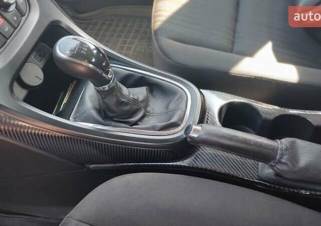 Черный Опель Астра, объемом двигателя 1.6 л и пробегом 253 тыс. км за 8500 $, фото 6 на Automoto.ua