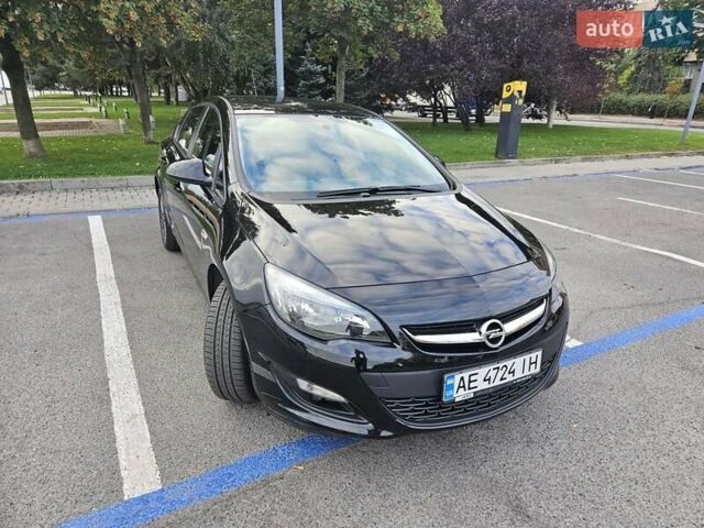 Черный Опель Астра, объемом двигателя 1.4 л и пробегом 70 тыс. км за 11500 $, фото 4 на Automoto.ua