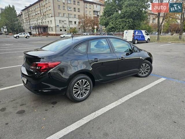 Черный Опель Астра, объемом двигателя 1.4 л и пробегом 70 тыс. км за 11500 $, фото 36 на Automoto.ua