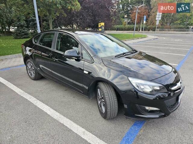 Черный Опель Астра, объемом двигателя 1.4 л и пробегом 70 тыс. км за 11500 $, фото 53 на Automoto.ua