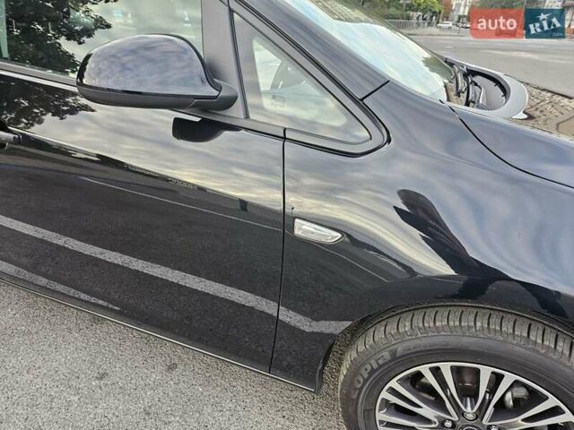 Черный Опель Астра, объемом двигателя 1.4 л и пробегом 70 тыс. км за 11500 $, фото 58 на Automoto.ua