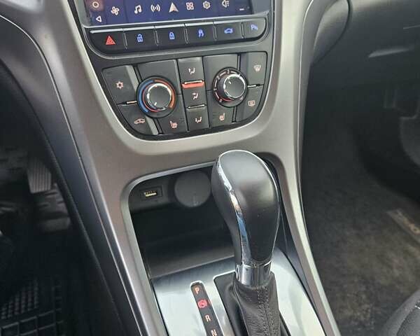 Черный Опель Астра, объемом двигателя 1.4 л и пробегом 70 тыс. км за 11500 $, фото 21 на Automoto.ua