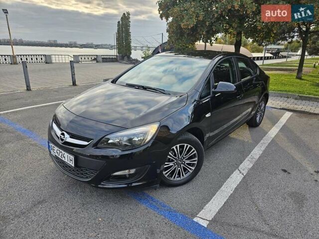 Черный Опель Астра, объемом двигателя 1.4 л и пробегом 70 тыс. км за 11500 $, фото 46 на Automoto.ua