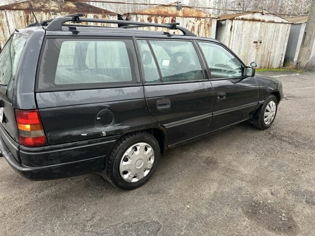 Черный Опель Астра, объемом двигателя 1.8 л и пробегом 100 тыс. км за 1250 $, фото 3 на Automoto.ua