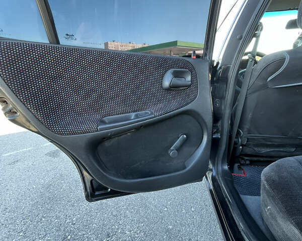 Черный Опель Астра, объемом двигателя 1.7 л и пробегом 590 тыс. км за 2400 $, фото 21 на Automoto.ua