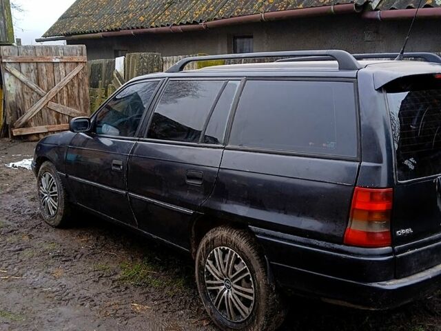 Черный Опель Астра, объемом двигателя 1.9 л и пробегом 0 тыс. км за 1500 $, фото 2 на Automoto.ua
