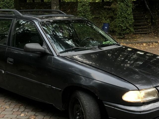 Черный Опель Астра, объемом двигателя 1.8 л и пробегом 1 тыс. км за 899 $, фото 1 на Automoto.ua