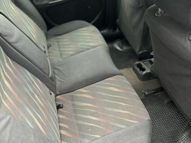 Черный Опель Астра, объемом двигателя 1.6 л и пробегом 341 тыс. км за 1000 $, фото 6 на Automoto.ua