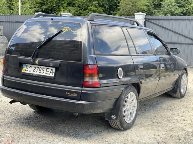 Чорний Опель Астра, об'ємом двигуна 1.6 л та пробігом 300 тис. км за 1550 $, фото 7 на Automoto.ua
