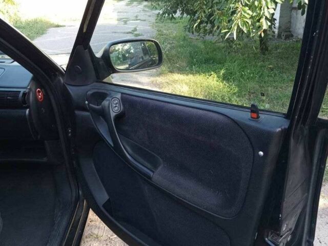 Черный Опель Астра, объемом двигателя 1.6 л и пробегом 332 тыс. км за 2300 $, фото 5 на Automoto.ua