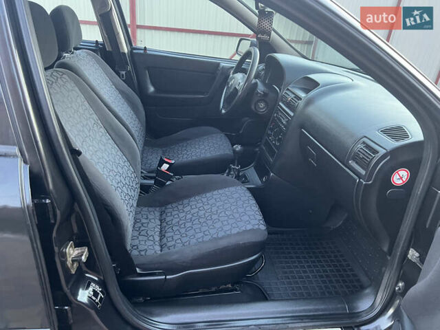 Черный Опель Астра, объемом двигателя 2 л и пробегом 223 тыс. км за 2999 $, фото 24 на Automoto.ua