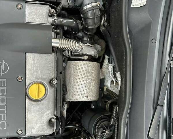 Черный Опель Астра, объемом двигателя 2 л и пробегом 340 тыс. км за 3900 $, фото 93 на Automoto.ua