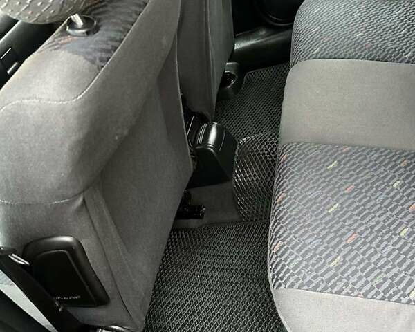 Черный Опель Астра, объемом двигателя 2 л и пробегом 340 тыс. км за 3900 $, фото 61 на Automoto.ua