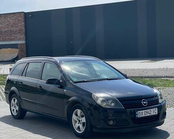 Черный Опель Астра, объемом двигателя 1.8 л и пробегом 285 тыс. км за 3799 $, фото 2 на Automoto.ua