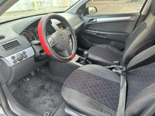 Опель Астра 2004 в Одессе на Automoto.ua Черный Опель Астра, объемом двигателя 1.6 л и пробегом 215 тыс. км за 5100 $, фото 6 на Automoto.ua