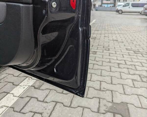 Черный Опель Астра, объемом двигателя 1.6 л и пробегом 280 тыс. км за 3850 $, фото 7 на Automoto.ua