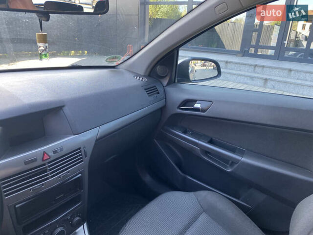 Опель Астра 2004 в Шепетовке на Automoto.ua Черный Опель Астра, объемом двигателя 1.6 л и пробегом 263 тыс. км за 4700 $, фото 11 на Automoto.ua