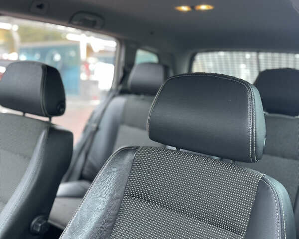 Черный Опель Астра, объемом двигателя 1.9 л и пробегом 220 тыс. км за 3750 $, фото 13 на Automoto.ua