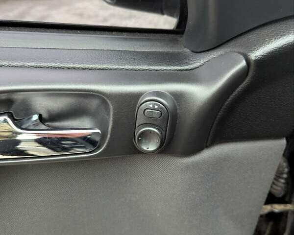 Черный Опель Астра, объемом двигателя 1.6 л и пробегом 280 тыс. км за 3850 $, фото 12 на Automoto.ua