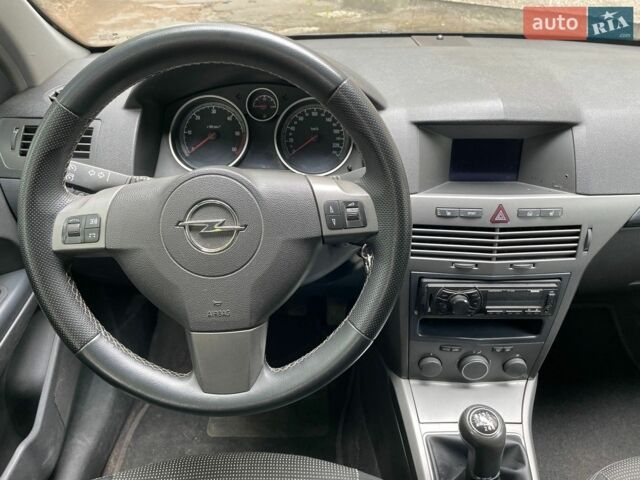 Черный Опель Астра, объемом двигателя 1.91 л и пробегом 225 тыс. км за 3700 $, фото 29 на Automoto.ua